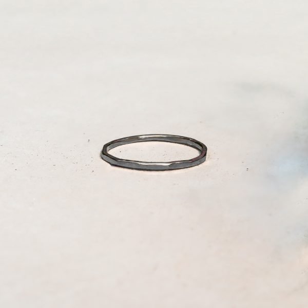 Výlet ring in oxidized sterling silver