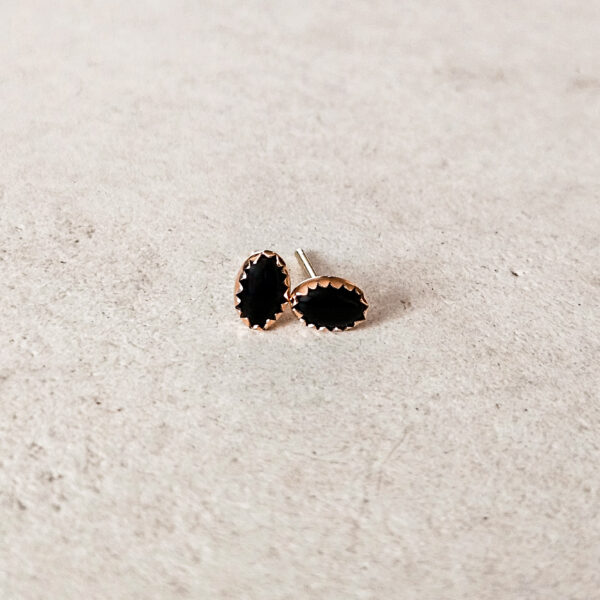 Midnight Onyx Stud in 14 ct. yellow gold